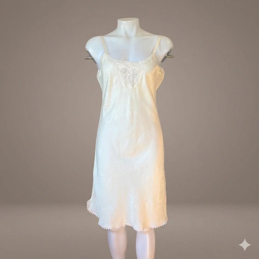 Vintage Silk‎ Blend Nightgown Slip Dress Cream Small Coquette Bridal Balletcore - Picture 2 of 8